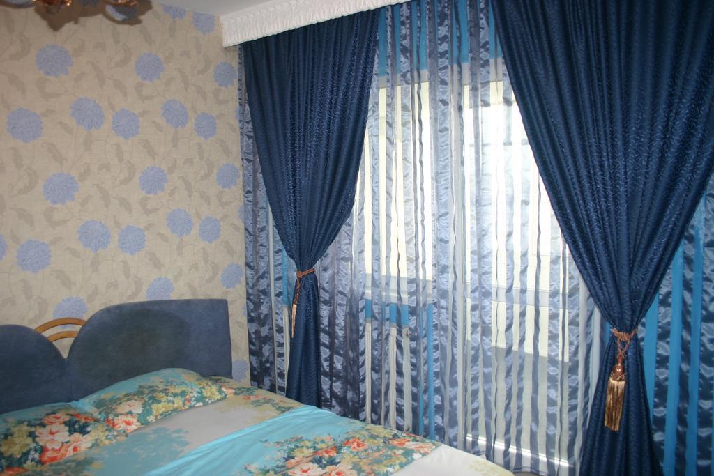 Salonul Rosu Bacău Exterior foto