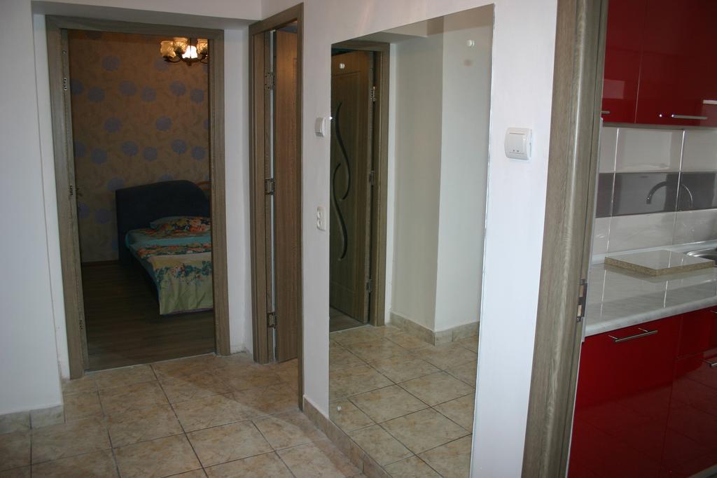 Salonul Rosu Bacău Exterior foto